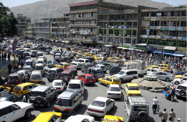 رئیس جمهور به شاروال کابل:  مردم برنامه‌های عملی برای رفع مشکلات ترافیکی کابل می‌خواهند